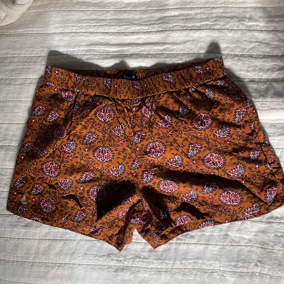 Drapey Pull-On Shorts in Warm Paisley - Picture 10 of 10